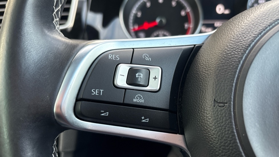 Used Volkswagen Golf 2017 for sale - 77021856: Photo 28