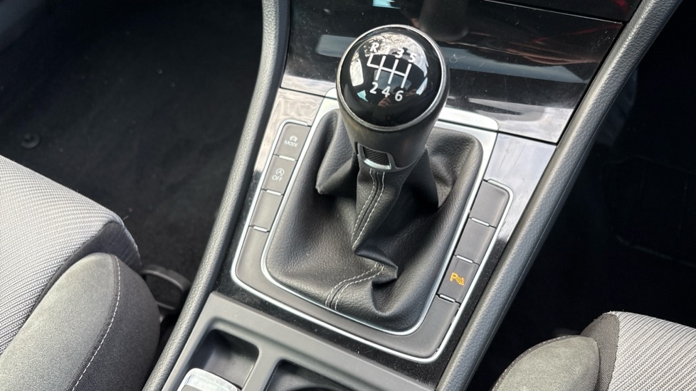 Used Volkswagen Golf 2017 for sale - 77021856: Photo 33