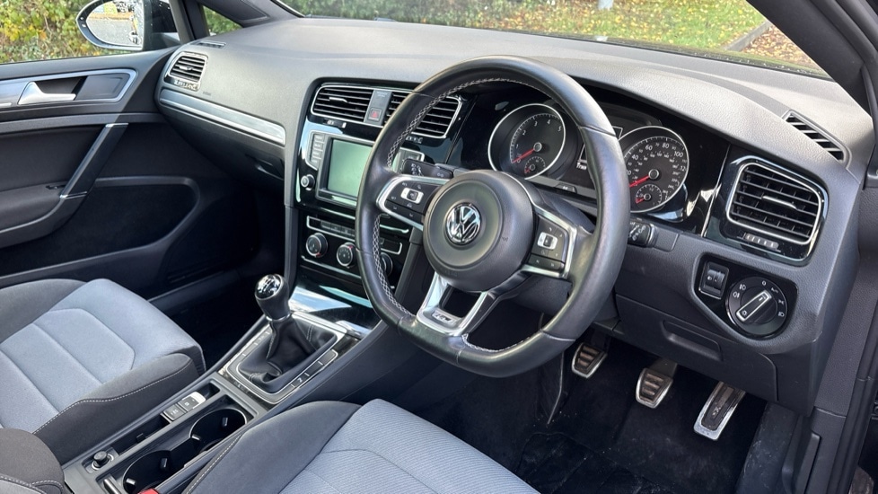 Used Volkswagen Golf 2017 for sale - 77021856: Photo 6