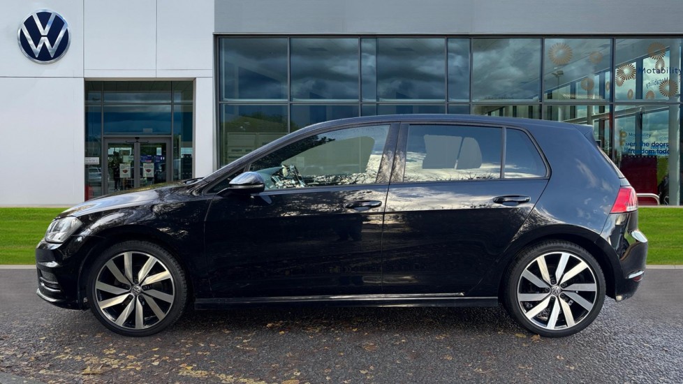 Used Volkswagen Golf 2017 for sale - 77021856: Photo 9