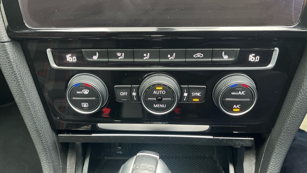 Used Volkswagen Golf 2018 for sale - 76437996: Photo 32