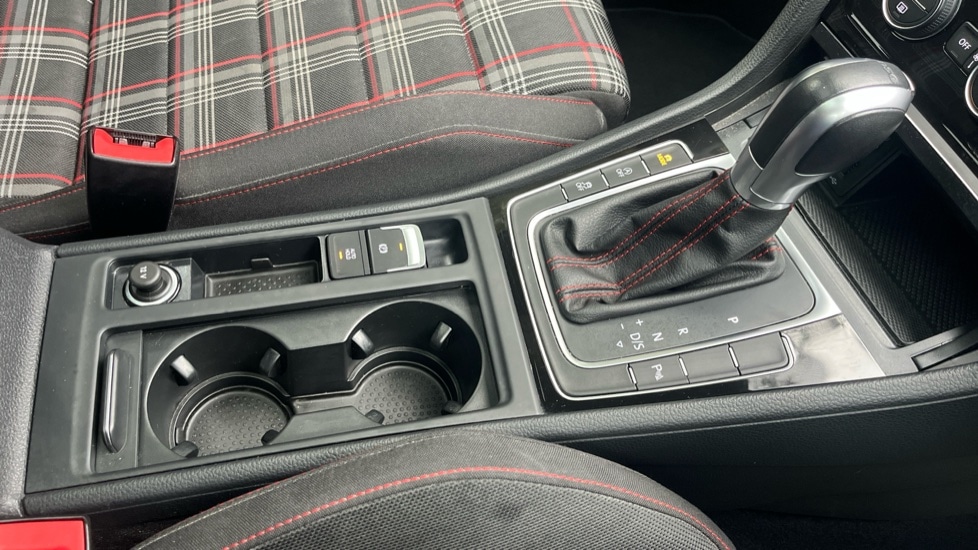 Used Volkswagen Golf 2018 for sale - 76437996: Photo 33