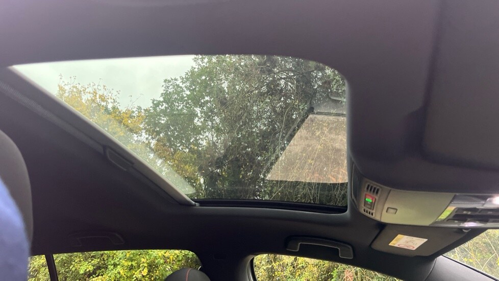 Used Volkswagen Golf 2018 for sale - 76437996: Photo 36