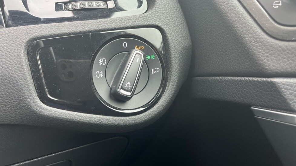 Used Volkswagen Golf 2018 for sale - 76437996: Photo 39