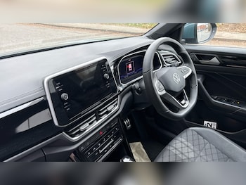 Used Volkswagen T-Roc 2025 for sale - 76901492: Photo