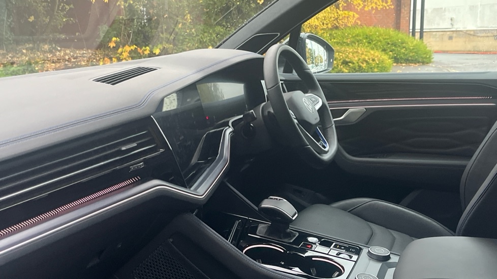 Used Volkswagen Touareg 2025 for sale - 76442129: Photo 28