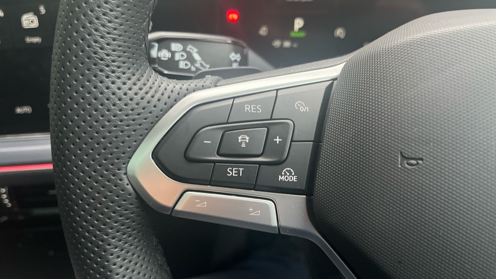 Used Volkswagen Touareg 2025 for sale - 76442129: Photo 30