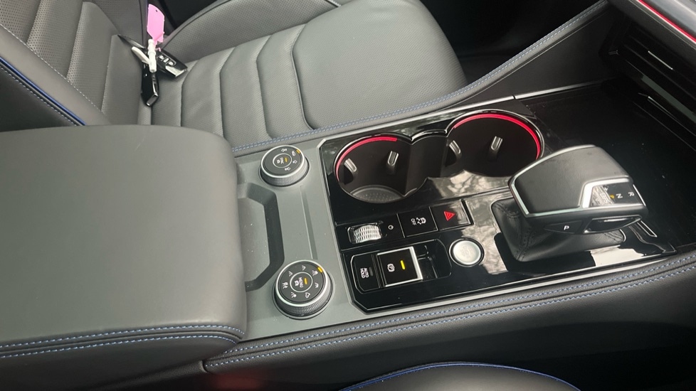 Used Volkswagen Touareg 2025 for sale - 76442129: Photo 34