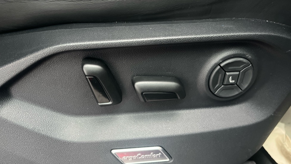 Used Volkswagen Touareg 2025 for sale - 76442129: Photo 38