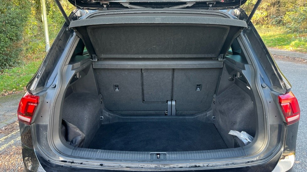 Used Volkswagen Tiguan 2023 for sale - 76873131: Photo 16