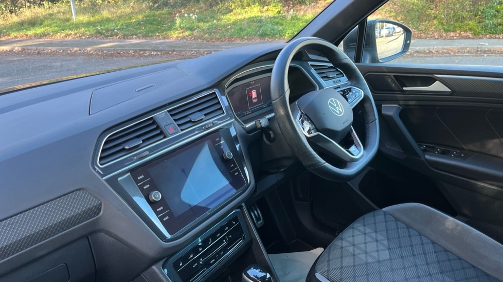 Used Volkswagen Tiguan 2023 for sale - 76873131: Photo 2