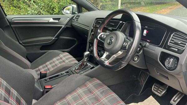 Used Volkswagen Golf 2018 for sale - 76272829: Photo 24