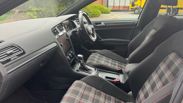 Used Volkswagen Golf 2018 for sale - 76272829: Photo 26