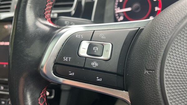 Used Volkswagen Golf 2018 for sale - 76272829: Photo 29