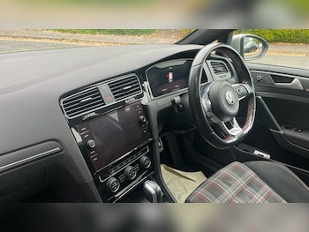 Used Volkswagen Golf 2018 for sale - 76272829: Photo 2