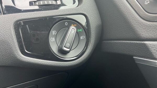 Used Volkswagen Golf 2018 for sale - 76272829: Photo 39