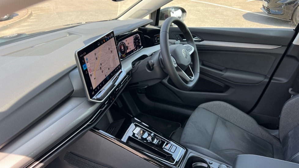 Used Volkswagen Golf 2025 for sale - 76869175: Photo 2