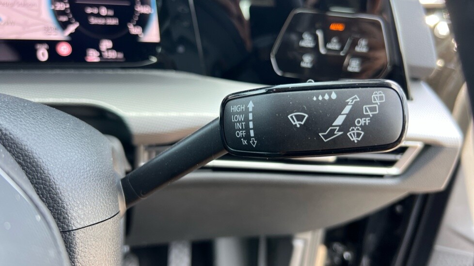 Used Volkswagen Golf 2025 for sale - 76869175: Photo 40