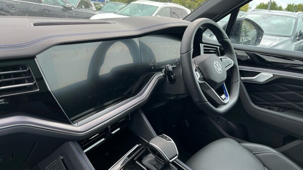 Used Volkswagen Touareg 2024 for sale - 75467636: Photo 2