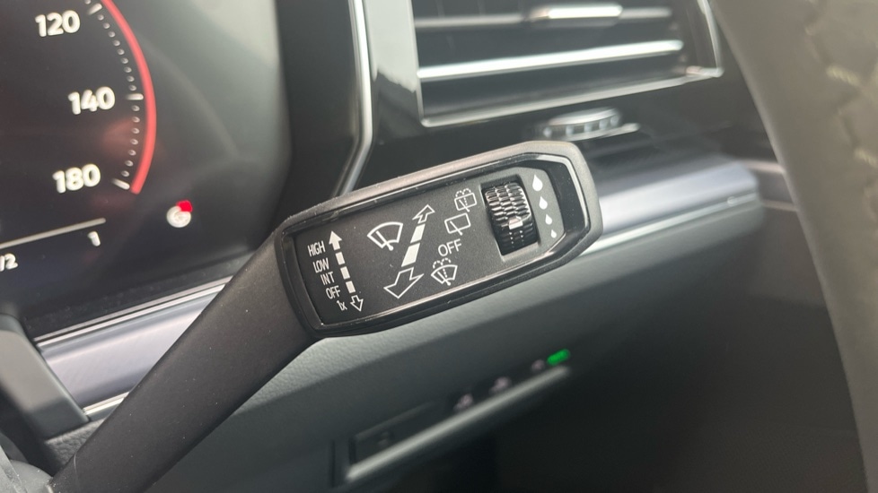 Used Volkswagen Touareg 2024 for sale - 75467636: Photo 32