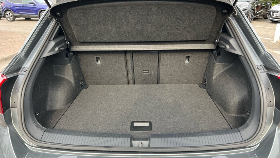 Used Volkswagen T-Roc 2025 for sale - 76593648: Photo 16