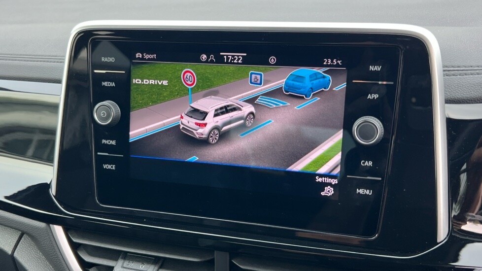 Used Volkswagen T-Roc 2025 for sale - 76593648: Photo 25