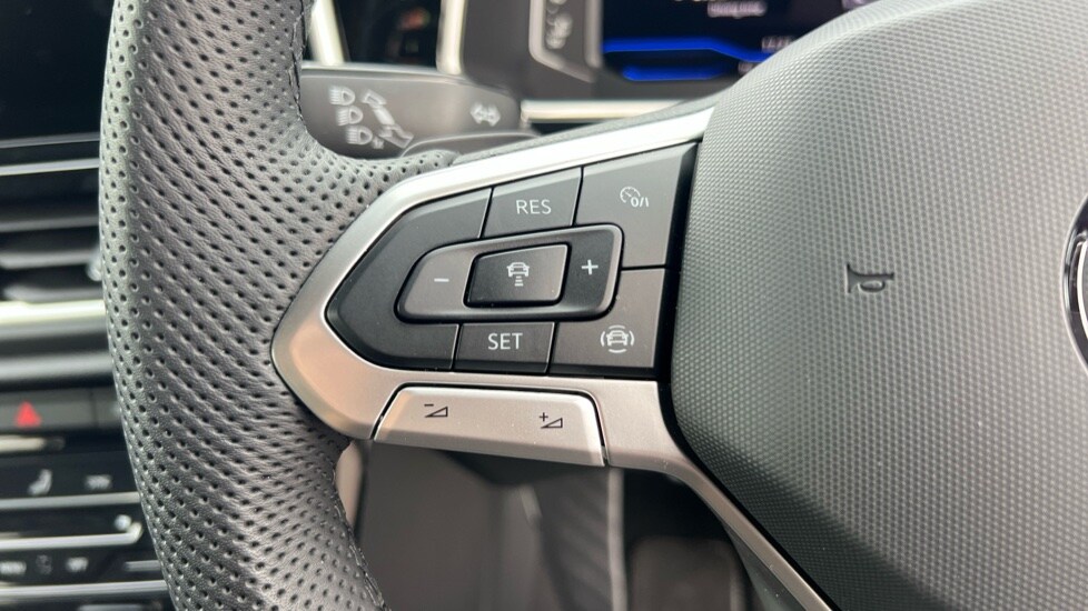 Used Volkswagen T-Roc 2025 for sale - 76593648: Photo 30