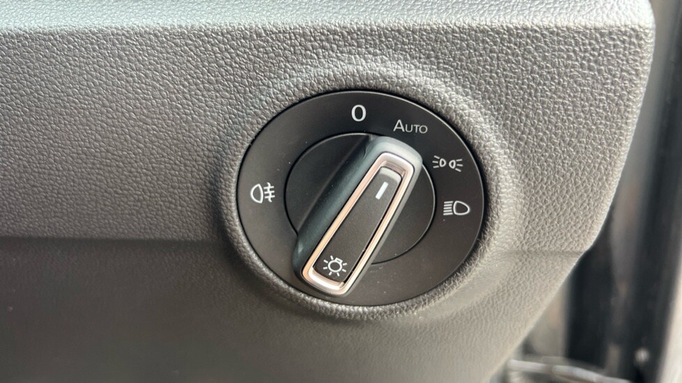 Used Volkswagen T-Roc 2025 for sale - 76593648: Photo 32