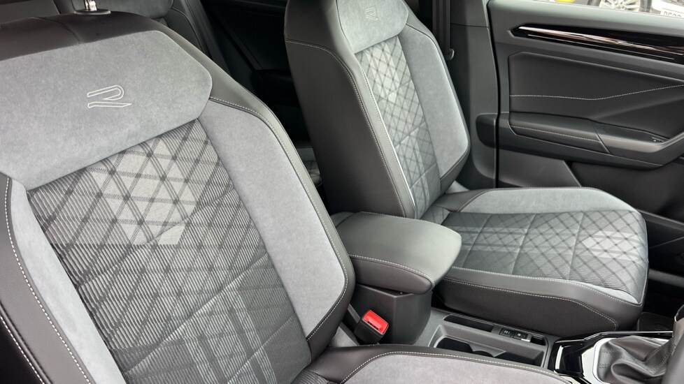 Used Volkswagen T-Roc 2025 for sale - 76593648: Photo 36