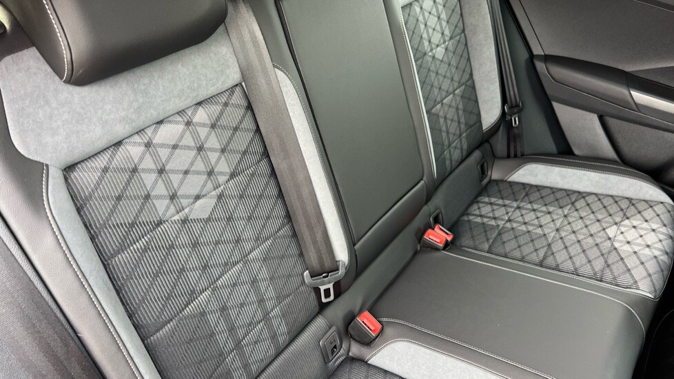 Used Volkswagen T-Roc 2025 for sale - 76593648: Photo 38