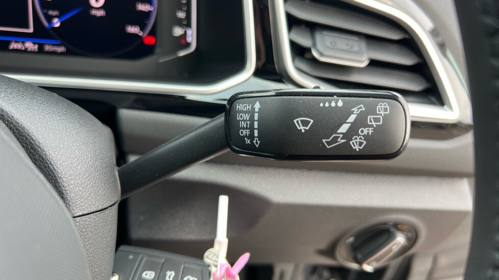 Used Volkswagen T-Roc 2025 for sale - 76593648: Photo 40