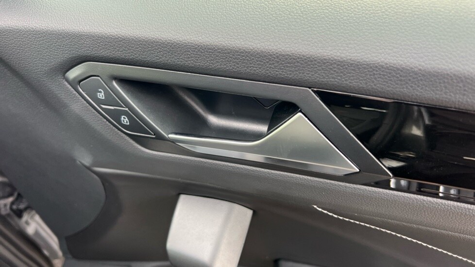 Used Volkswagen T-Roc 2025 for sale - 76593648: Photo 44