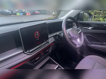 Used Volkswagen Touran 2025 for sale - 75522046: Photo