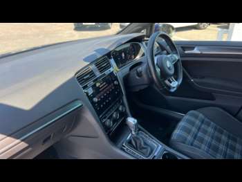 Used Volkswagen Golf 2017 for sale - 75205277: Photo