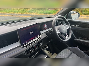 Used Volkswagen Touran 2025 for sale - 75522131: Photo