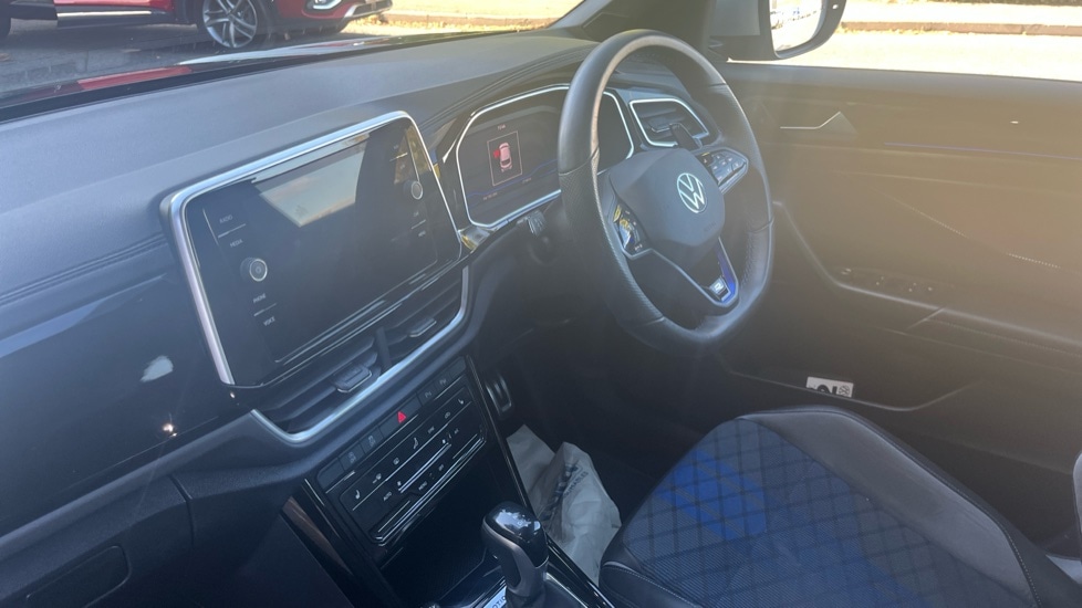 Used Volkswagen T-Roc 2023 for sale - 76079361: Photo 2