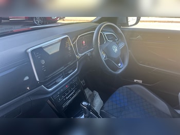 Used Volkswagen T-Roc 2023 for sale - 76079361: Photo 2
