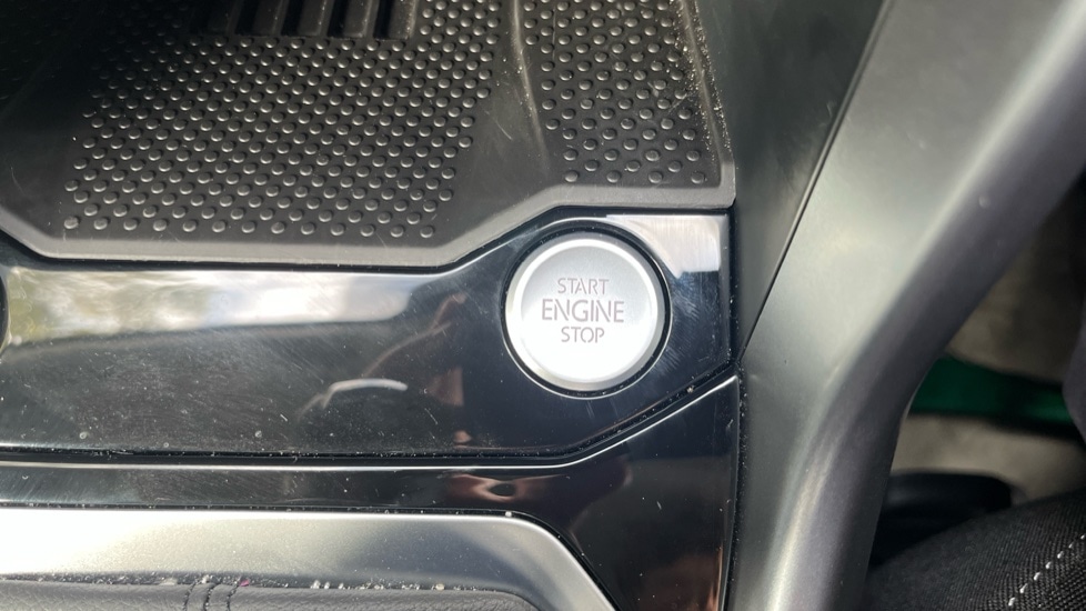 Used Volkswagen T-Roc 2025 for sale - 76297496: Photo 47