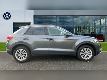 Used Volkswagen T-Roc 2025 for sale - 76297496: Photo