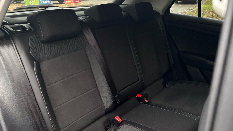 Used Volkswagen T-Roc 2024 for sale - 76873870: Photo 15