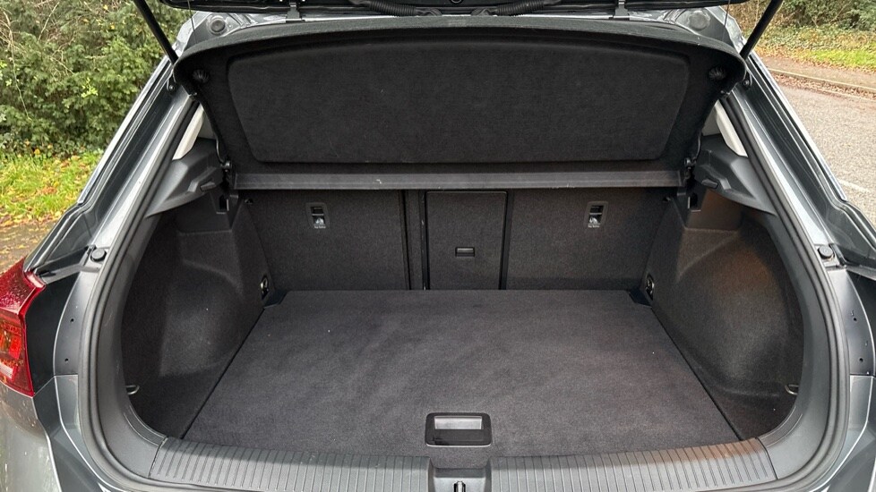 Used Volkswagen T-Roc 2024 for sale - 76873870: Photo 16