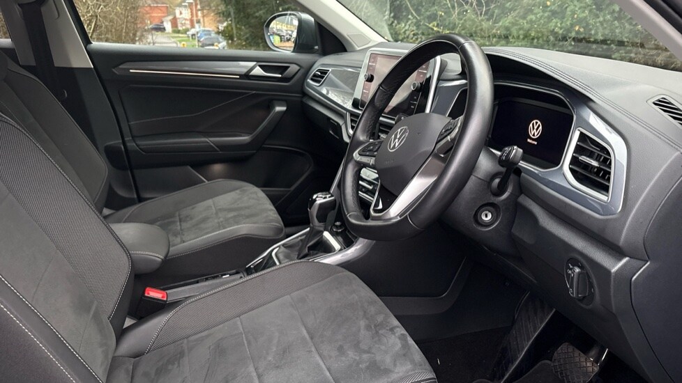 Used Volkswagen T-Roc 2024 for sale - 76873870: Photo 25