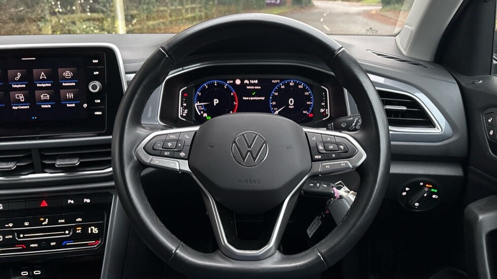 Used Volkswagen T-Roc 2024 for sale - 76873870: Photo 26