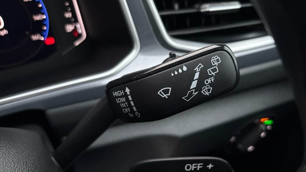 Used Volkswagen T-Roc 2024 for sale - 76873870: Photo 29