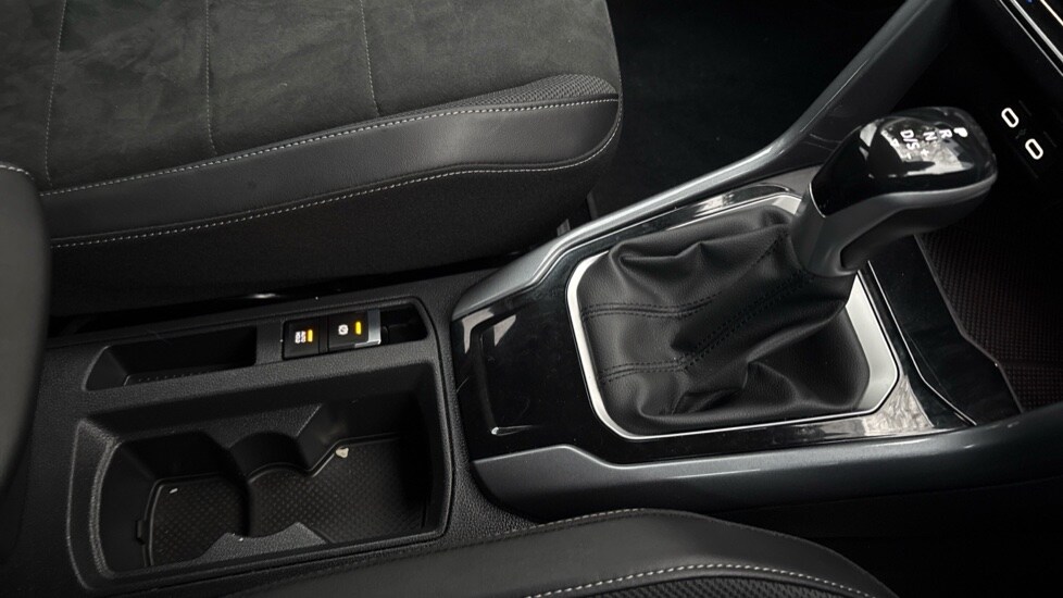 Used Volkswagen T-Roc 2024 for sale - 76873870: Photo 32