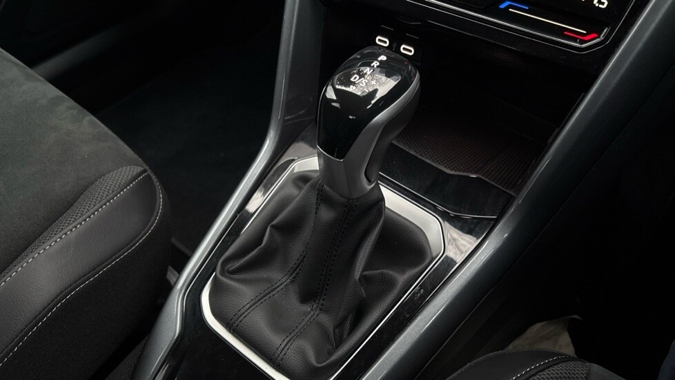 Used Volkswagen T-Roc 2024 for sale - 76873870: Photo 33