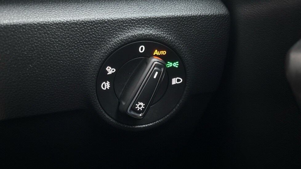 Used Volkswagen T-Roc 2024 for sale - 76873870: Photo 35