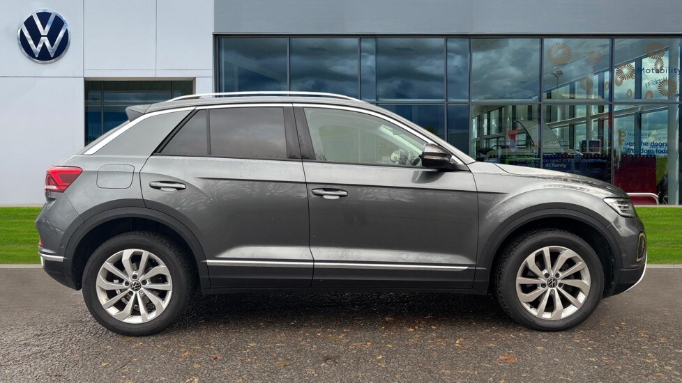 Used Volkswagen T-Roc 2024 for sale - 76873870: Photo 4