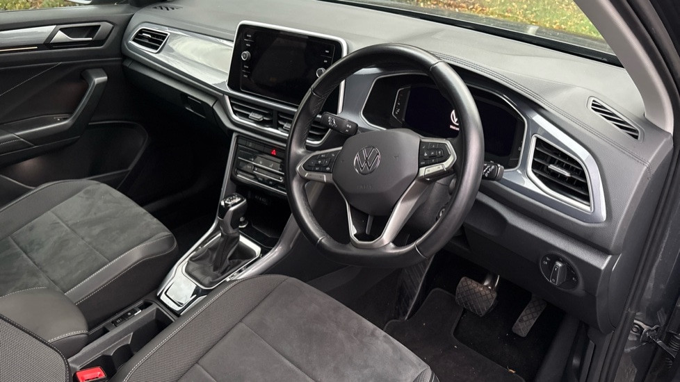 Used Volkswagen T-Roc 2024 for sale - 76873870: Photo 6