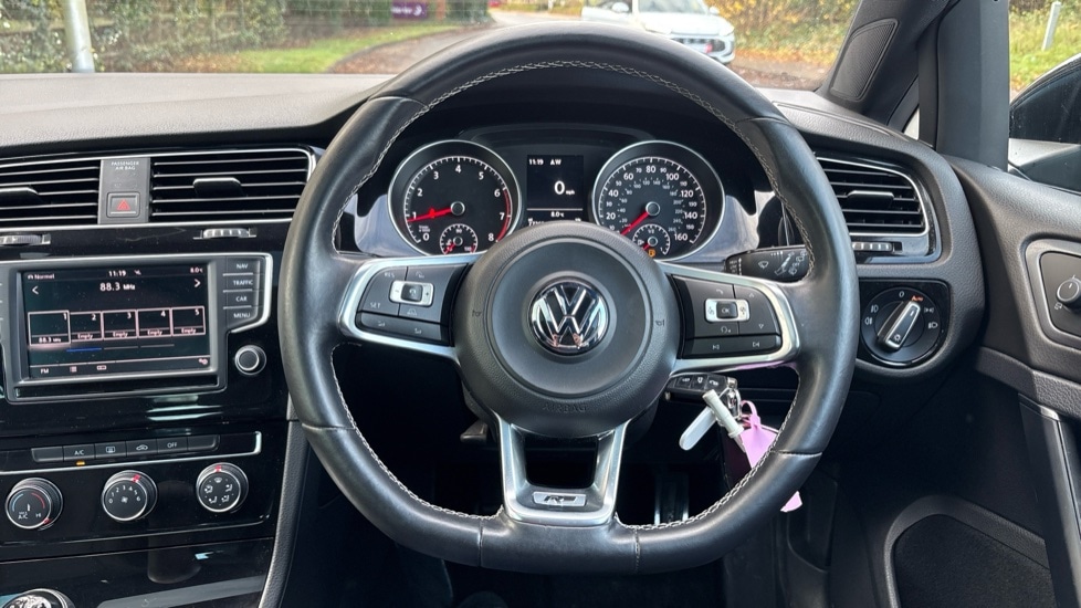 Used Volkswagen Golf 2017 for sale - 76937492: Photo 31